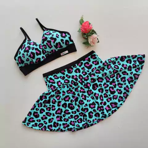 Conjunto Short Saia Onça Fundo Acqua Top Anita