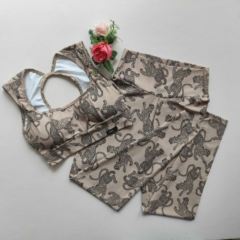 Conjunto Calça Onça Desenho Fundo Bege Top Jane