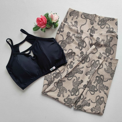 Conjunto Calça Onça Desenho Fundo Bege Top Carol