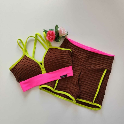 Conjunto Short Jacquard Capuccino Panicat Viés Néon Top Margarida