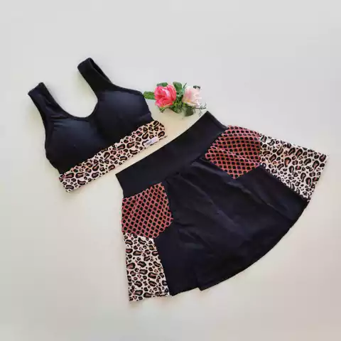 Conjunto Short Saia Preto Detalhe Onça e Tela Top Clara