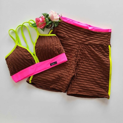Conjunto Short Jacquard Capuccino Detalhes Néon Top Margarida