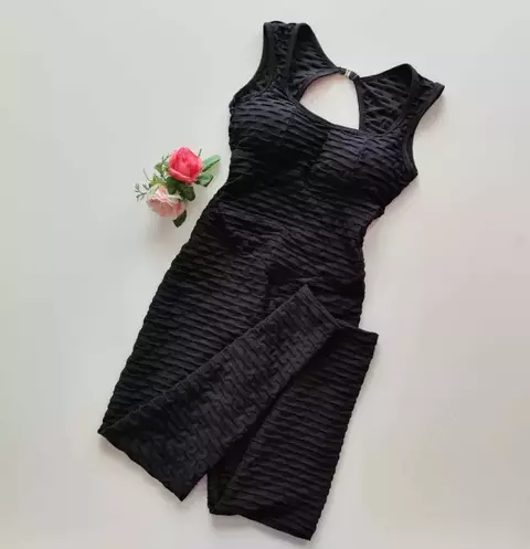 Macacão Jacquard Preto Jane SEM EMPINA BUMBUM