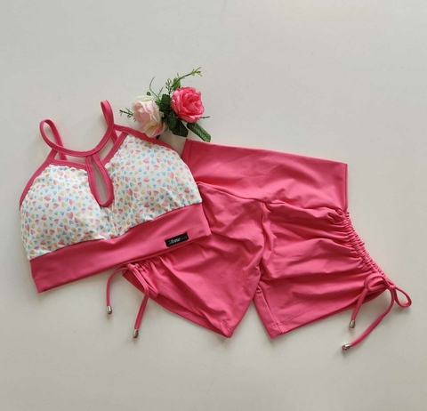 Conjunto Short Hot Pink Cadarço Lateral Top Kew Corações