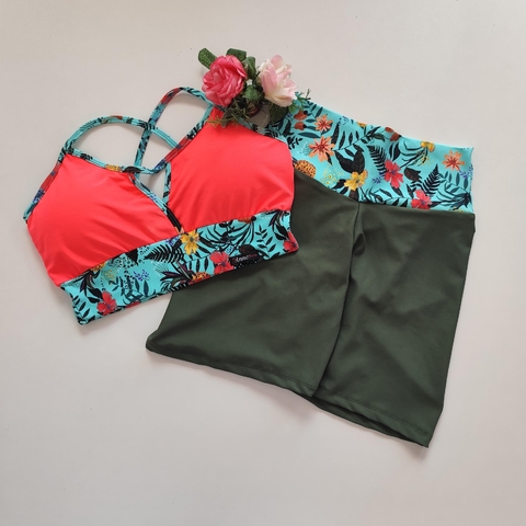Conjunto Short Verde Militar Detalhe Floral Cós Top Maria