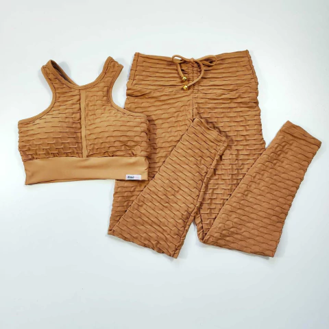 Conjunto Calça Jacquard Mocha Mousse Top Raíssa