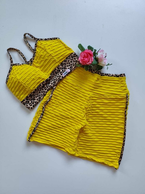 Conjunto Short Jacquard Amarelo Viés Onça Top Pâmela