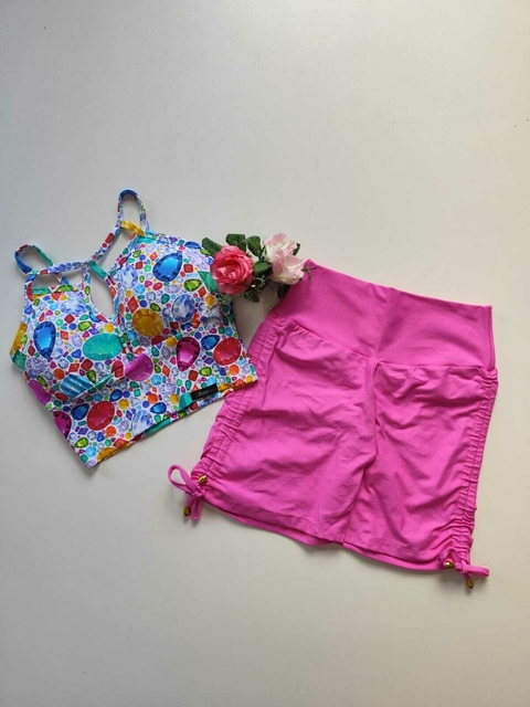 Conjunto Short Flamingo Cadarço Lateral Top Kew Pedraria
