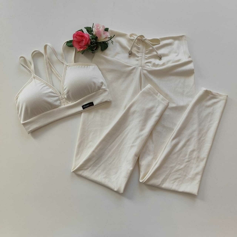 Conjunto Calça Aveludado Off White Top Margarida - comprar online