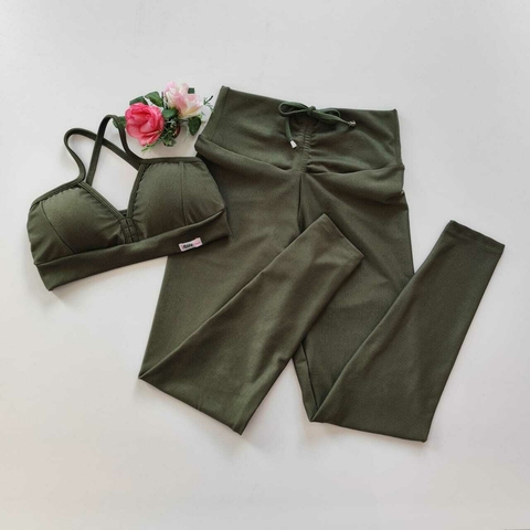Conjunto Calça Aveludado Verde Militar Top Mara - comprar online