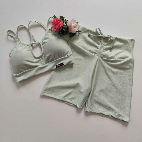 Conjunto Short Aveludado Pistache Top Gabriela - comprar online