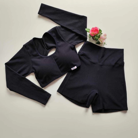 Conjunto Short Canelado Preto Top Ciganinha Manga Longa SEM EMPINA BUMBUM