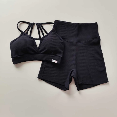 Conjunto Short Canelado Preto Top Mariana SEM EMPINA BUMBUM - comprar online