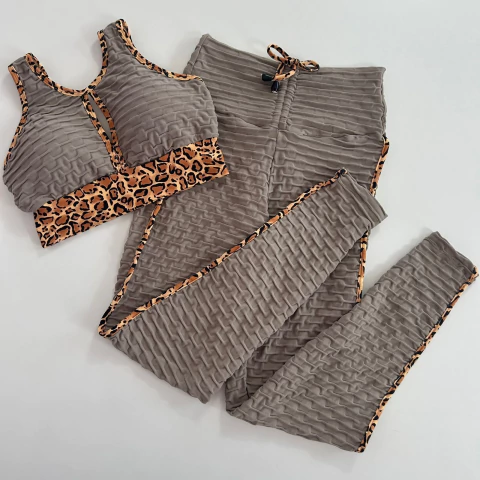 Conjunto Calça Jacquard Kaki Viés Onça Fundo Claro Top Luiza