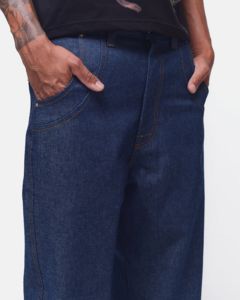 CALCA JEANS RASGO DENTE DE SABRE