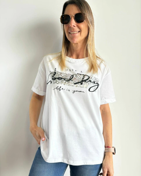 REMERA GOOD DAY - comprar online