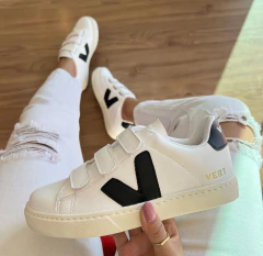 Tênis V - Branco/Preto - comprar online