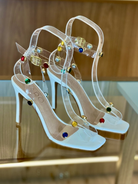 Sandália Pepita - Branca/Vinil/Pedras Coloridas - comprar online