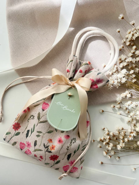 05 Saquinhos de Puxar com Alça Estampa Flora - comprar online