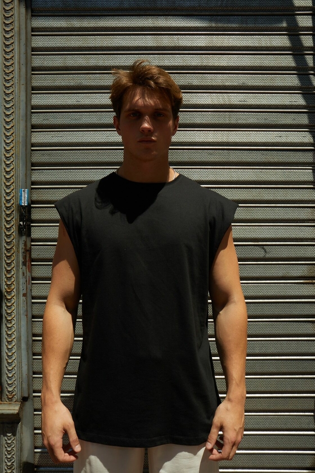 Musculosa Over Logan |Negro| thumbnail 2