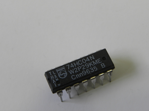 Circuito Integrado 74HC04N - DIP14 - comprar online
