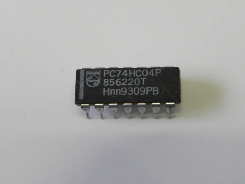 Circuito Integrado PC74HC04P - DIP14 - comprar online