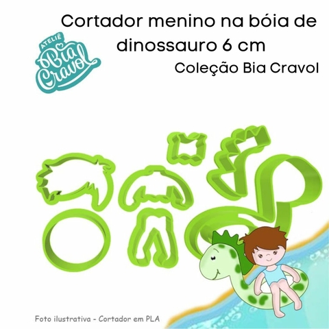 Cortador Menino na Boia de Dinossauro 6 cm - Coleção Bia Cravol