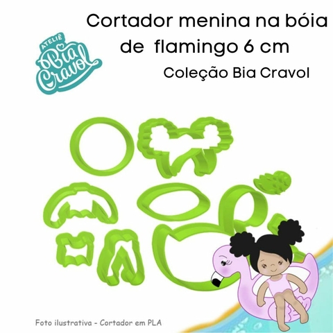 Cortador Menina na Boia de Flamingo 6 cm - Coleção Bia Cravol