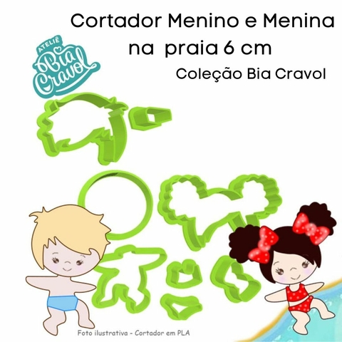 Cortador Menino e Menina na praia 6 cm - Coleção Bia Cravol