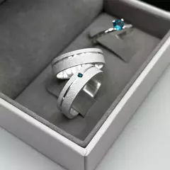 ALIANÇA 5MM C/ CANAL LATERAL (+ ZIRCÔNIA AZUL BEBÊ) | PRATA 925 na internet