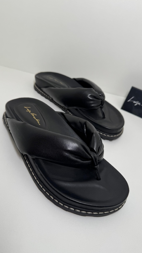 SANDÁLIA PAPETE LUIZA BARCELOS EM METALIZADO PRATA COM TIRAS ACOLCHOADAS - PRETO - comprar online