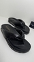 SANDÁLIA PAPETE LUIZA BARCELOS EM METALIZADO PRATA COM TIRAS ACOLCHOADAS - PRETO - comprar online