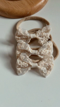 Laço Renda - Turbantes kids | Turbantes, Laços e Faixas Reguláveis 