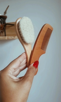 Kit Escova e Pente na internet