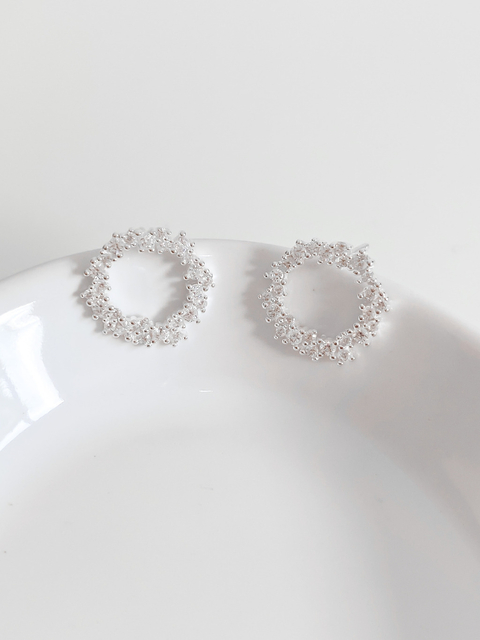 Brinco feminino em prata 925 legítima circulo cravejado com zircônias redondo - comprar online