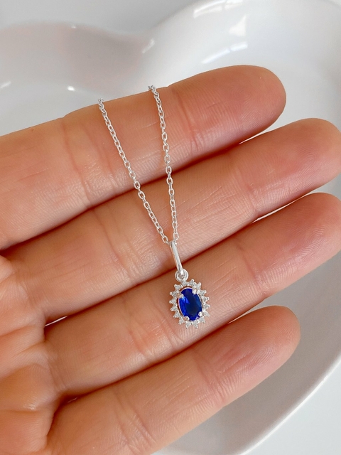 Colar feminino em prata 925 legítima com pingente de zircônia oval azul safira cravejado com zircônias ao redor - comprar online