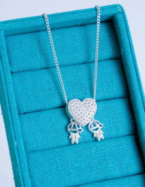 Colar prata 925 com pingente de filhos dois meninos coração cravejado - comprar online