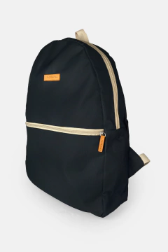 MOCHILA BÁSICA UNISSEX RESISTENTE EM TECIDO IMPERMEÁVEL - comprar online