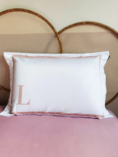 JOGO DE FRONHAS PERSONALIZADA COM INICIAIS - 2 PEÇAS - Signora Estilo e Decor 