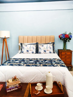KIT CAMA COM 3 PEÇAS - 2 FRONHAS E 1 PESEIRA ESTAMPA GARDEM HOME - comprar online