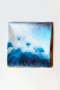 CAPA DE ALMOFADA 45X45 EM VELUDO ESTAMPA FRACTAL - Signora Estilo e Decor 