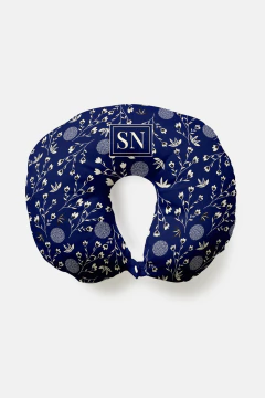 ALMOFADA DE PESCOÇO PARA VIAGEM PERSONALIZADA SUA INICIAL ESTAMPA LIBERTY