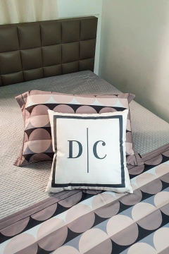 ALMOFADA EM TECIDO MACIO DE VELUDO - PERSONALIZADA COM INICIAIS - loja online