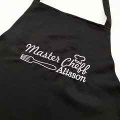AVENTAL EM TECIDO PRETO BORDADO PERSONALIZADO MASTER CHEF - loja online