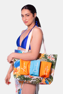 BOLSA DE PRAIA COM BOLSOS FRONTAIS ESTAMPA FLORA - comprar online