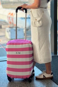 CAPA PARA MALA PERSONALIZADA COM INICIAIS ESTAMPA LISTRADA COLORIDA - Signora Estilo e Decor 