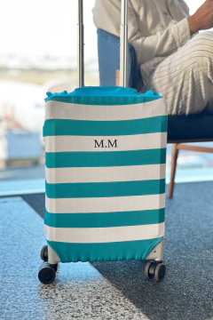 CAPA PARA MALA PERSONALIZADA COM INICIAIS ESTAMPA LISTRADA COLORIDA