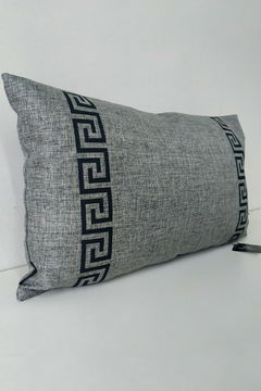 CAPA DE ALMOFADA RETANGULAR BAGUETE ESTAMPA LABIRINTO CINZA MESCLA - comprar online