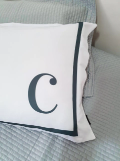 Imagem do JOGO DE FRONHAS PERSONALIZADA COM INICIAIS - 2 PEÇAS