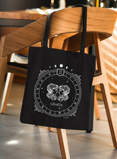 BOLSA DE OMBRO EM TECIDO ESTAMPA SIGNOS
